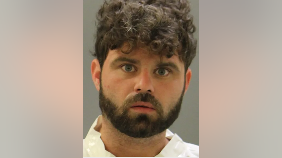 Several young girls harassed at bus stops by luring suspect in New Castle County: police