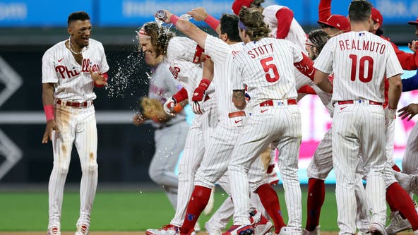 Bohm's RBI single in 10th lifts Phillies past Mets 5-4 and closer to 2nd straight playoff trip