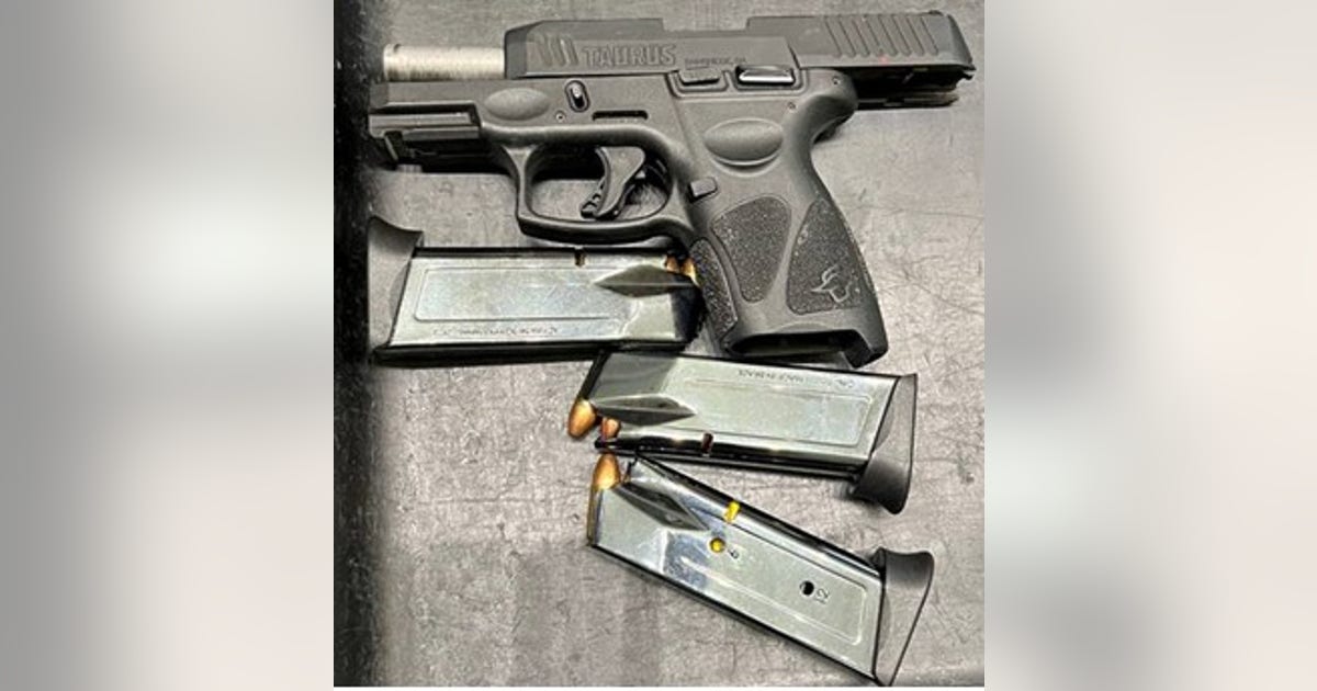 Philadelphia man arrested after TSA stops him with loaded gun at JFK ...
