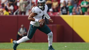 Jalen Hurts and his injured left knee raise concern even with the Eagles at 7-1