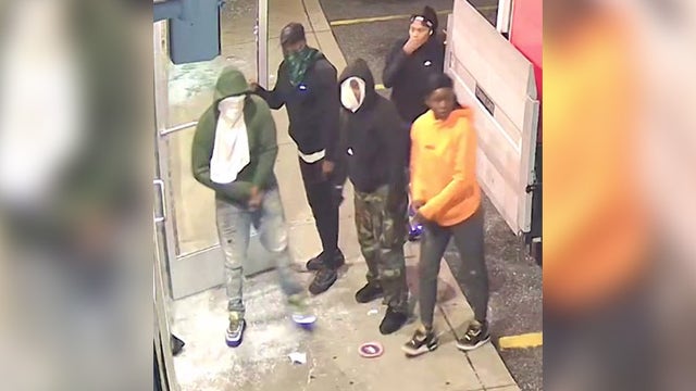 Video: More than half a dozen TVs stolen by group during Philadelphia looting