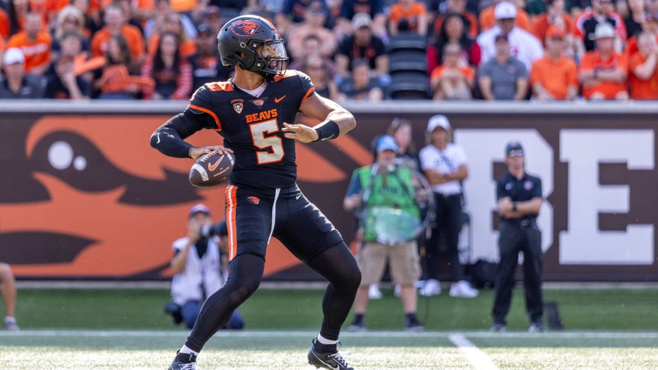 Oregon-State-football-quarterback.jpg