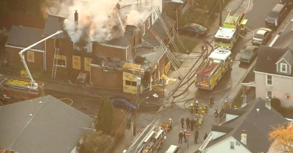 House fire rekindles, roof collapses day after 2 people injured in Delaware County: police | FOX 29 Philadelphia