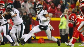 Jalen Hurts, Eagles continue to find ways to win in latest victory over the Chiefs