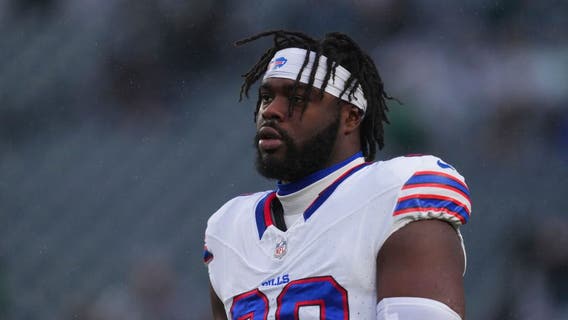 Shaq Lawson apologizes for shoving Eagles fan, alleging they threatened Bills players and families