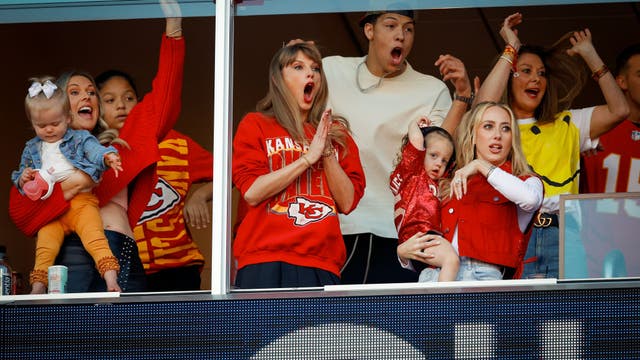 Taylor Swift songs 'punted' from Philly radio station ahead of Eagles-Chiefs showdown