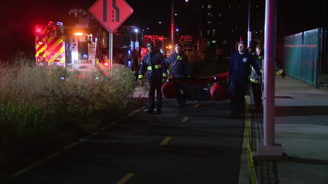 Suspected car thief jumps into Delaware River to escape police: officials