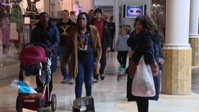 Last-minute Christmas shopping set to break records with potential to overtake Black Friday