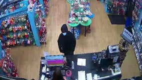 Serial thief targets popular pet stores in Philadelphia area: officials