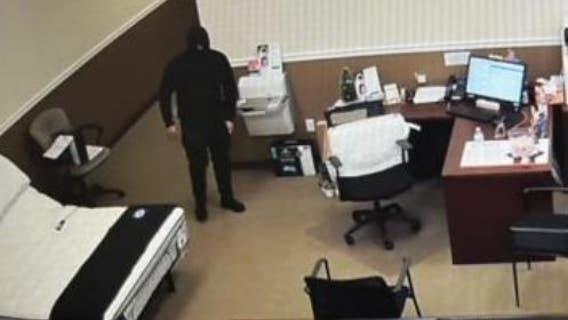 Mattress Warehouse employee locked in closet during violent robbery: police