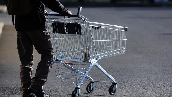 With no supermarket for residents of Atlantic City, New Jersey and hospitals create mobile groceries