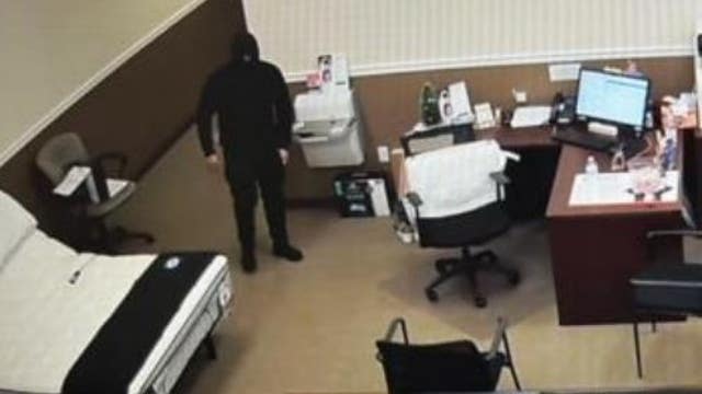 Mattress Warehouse employee locked in closet during violent robbery: police