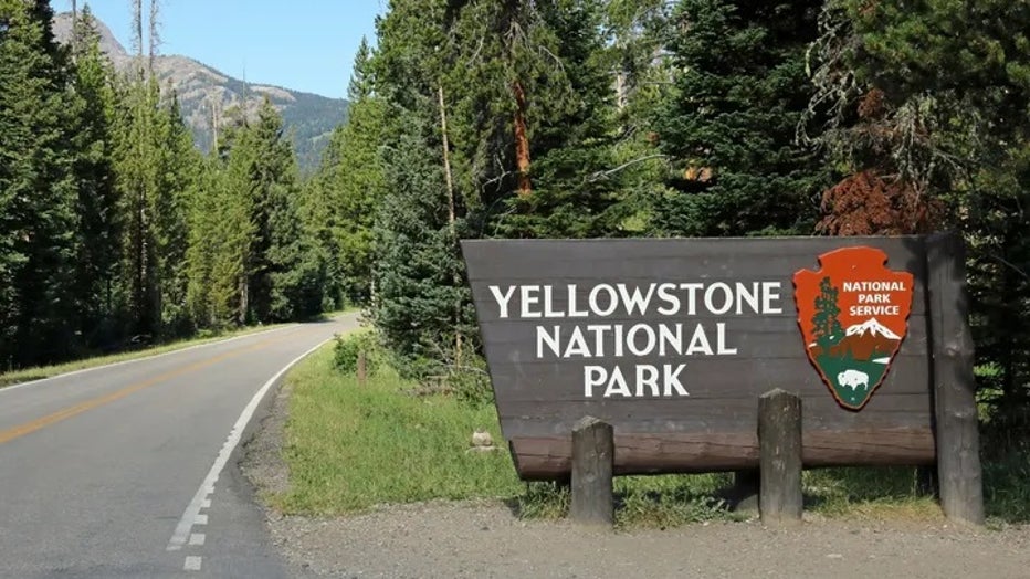 Yellowstone-Sign.jpg