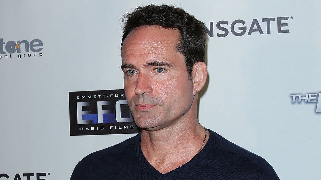 Actor Jason Patric s brother Jordan Miller dies after being hit by bus