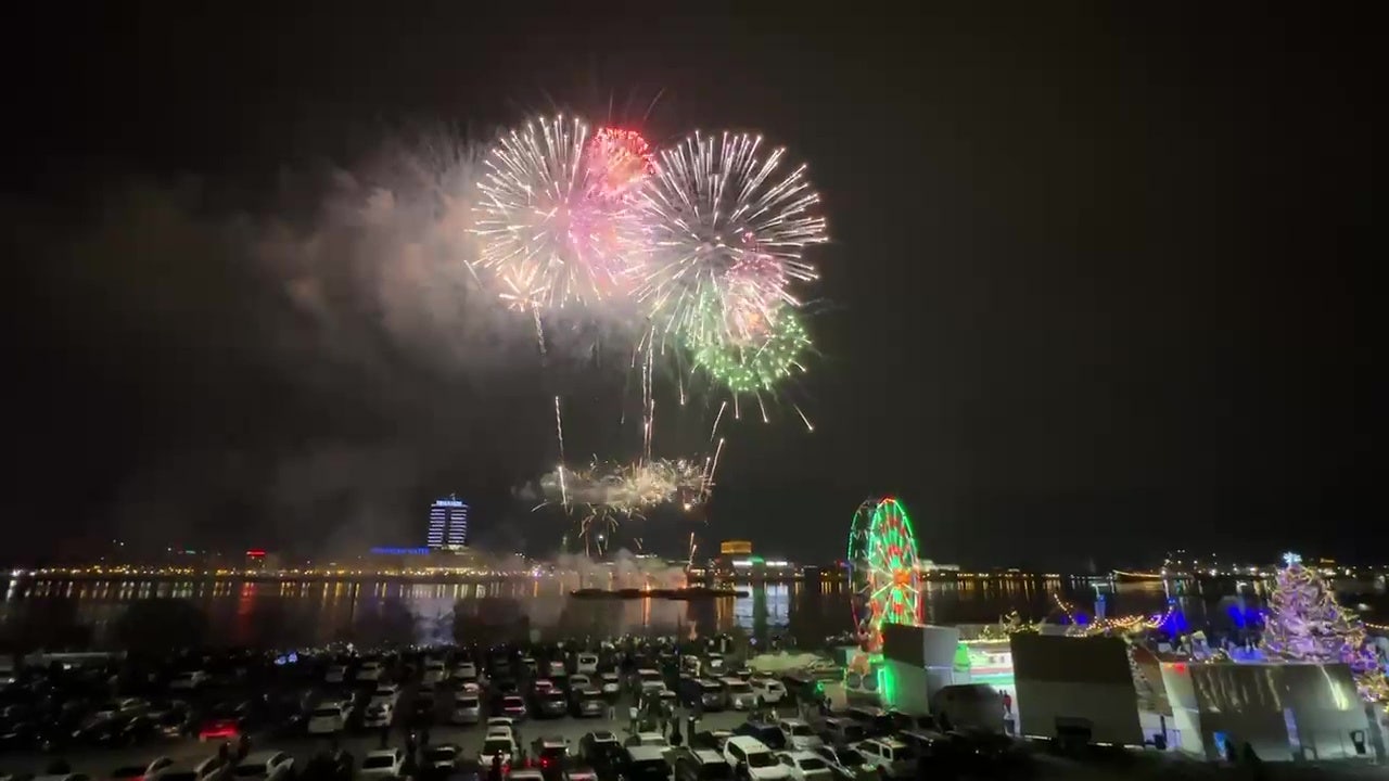 Philadelphia rings in the New Year with incredible fireworks display at