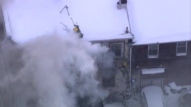 Woman dies after house fire in Frankford: officials