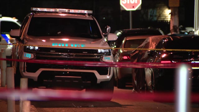 Mass shooting in Philadelphia leaves 2 dead, 4 injured: police