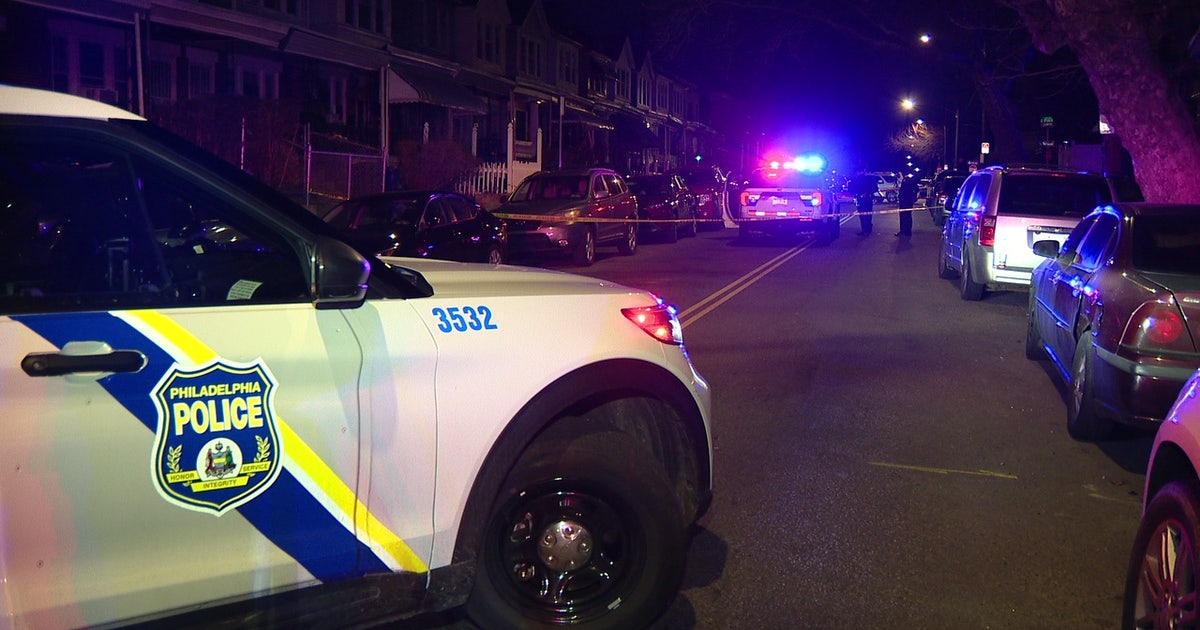 Philadelphia police looking for 2 suspects after deadly shooting in ...