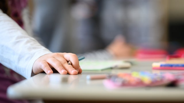 3 students injured by pencil after kindergartner experiences mental health crisis, district says