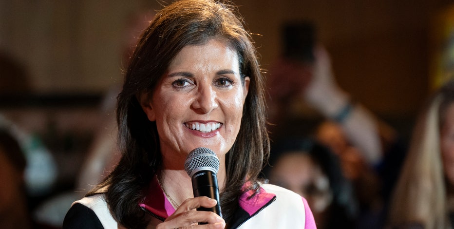 Nikki Haley roasts Trump, Biden in surprise 'SNL' cameo