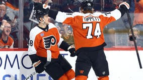 Owen Tippett scores the go-ahead goal as the Flyers top the Sharks 3-2