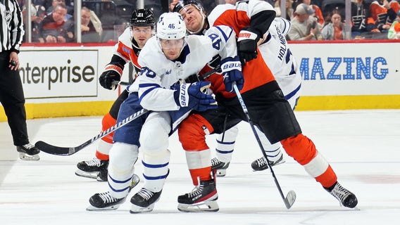 Matthews scores his 55th, Maple Leafs get three goals in the 1st and 3rd periods to beat Flyers 6-2