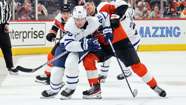 Matthews scores his 55th, Maple Leafs get three goals in the 1st and 3rd periods to beat Flyers 6-2