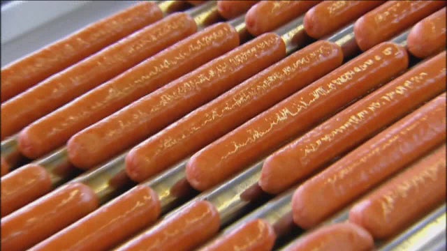 Crossing Broad will revive defunct Phillies' Dollar Dog Night to support Philabundance