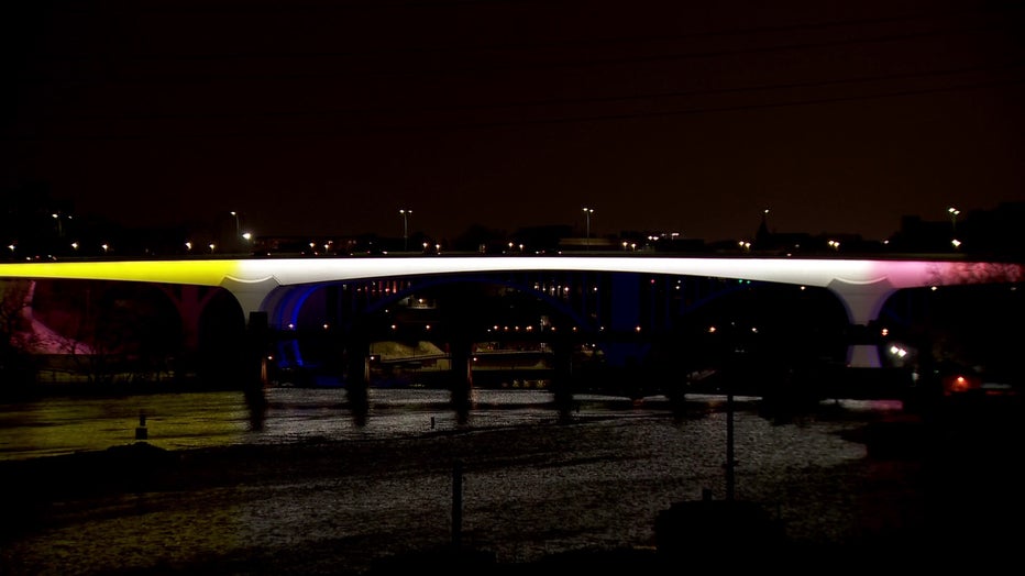 35w-bridge-lit.jpg