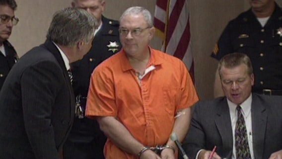 Fred Neulander, former rabbi convicted of hiring hitmen to kill wife, dies in prison