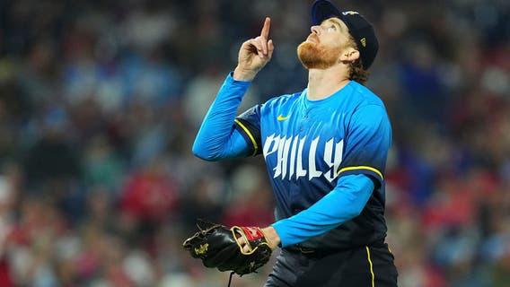 Turnbull takes no-hit bid into 7th, Bohm hits pair of 3-run homers, Phillies beat White Sox 7-0