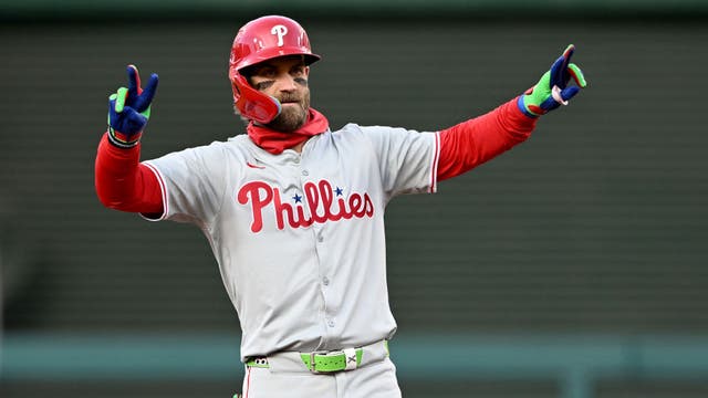 Bryce Harper hears boos at Nationals Park. His three hits help the Phillies beat the Nats 4-0