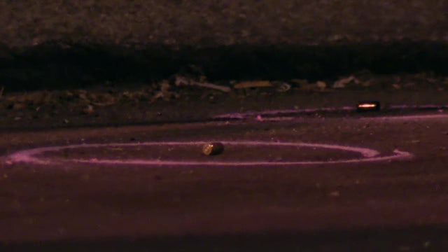 19-year-old struck by stray bullet while visiting friends in North Philadelphia: police
