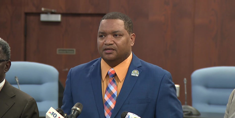 Atlantic City Mayor Marty Small, wife charged with endangering welfare of teen daughter