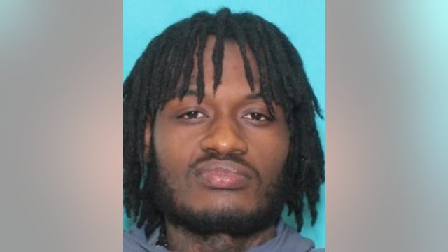 Police seeking suspect in multiple cell phone store robberies