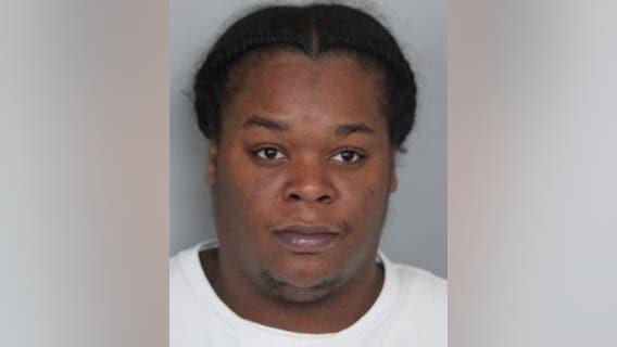 Shoplifting attempt in Wilmington mall escalates into robbery: police