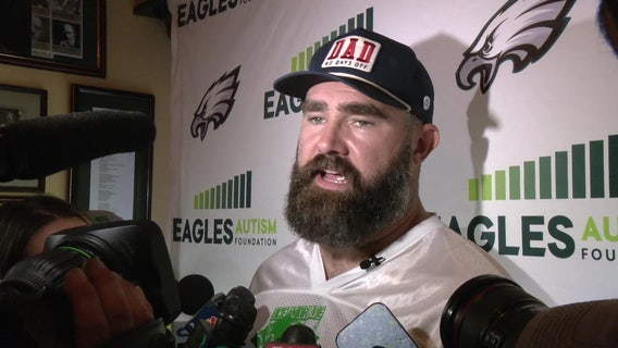 Eagles legend Jason Kelce slings drinks for 4th annual celebrity bartending event