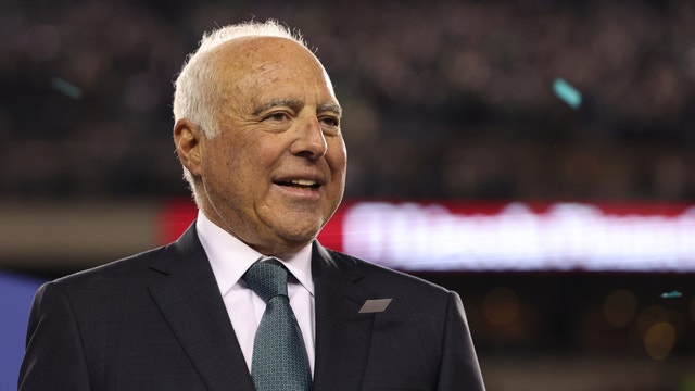 Jeffrey Lurie considering minority stake sale in Philadelphia Eagles: report