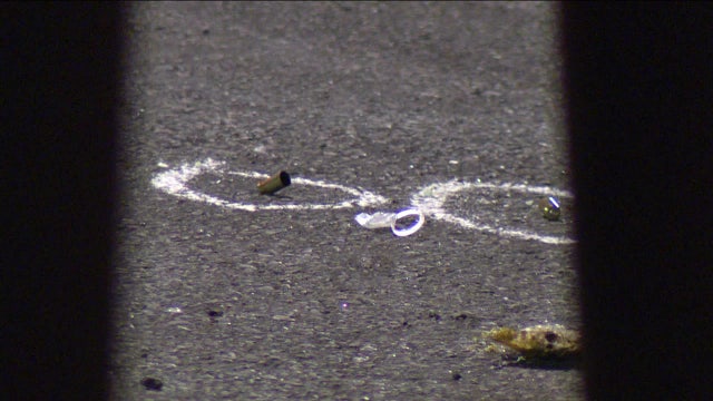 Philadelphia bus stop shooting injures 2 teens, 2 men as suspects on moped sought: police