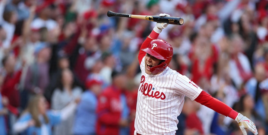 Relive it: Hoskins' bat spike remembered as electrifying Phillies playoff moment