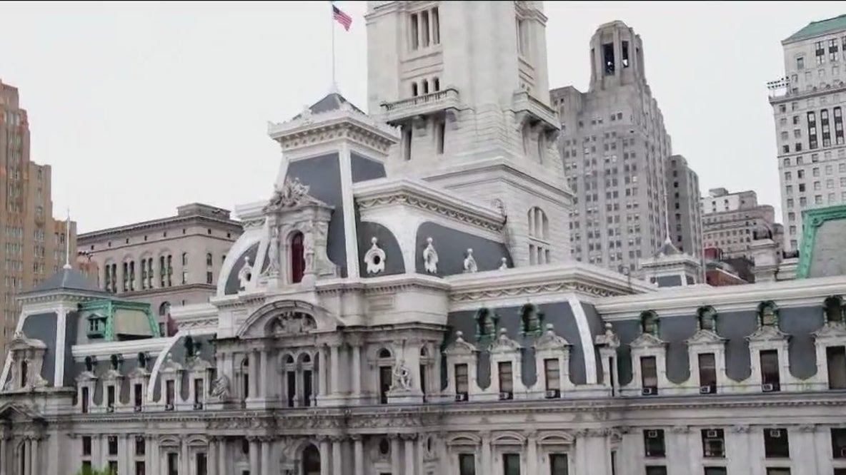 Philadelphia City Hall evacuated due to possible suspicious package