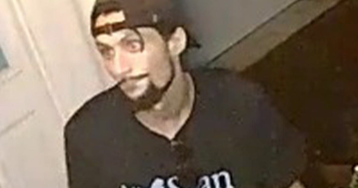 Suspicious man knocking on doors overnight in Chester County sought: police | FOX 29 Philadelphia