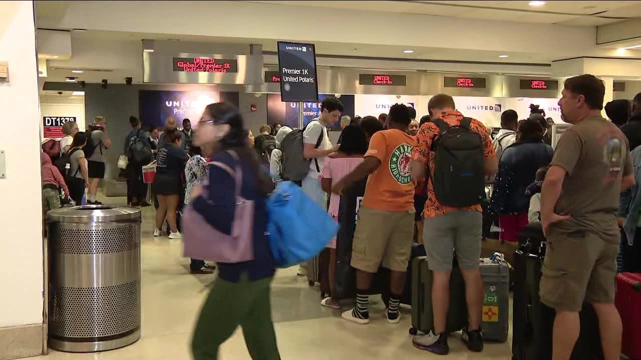 Global tech outage slows travel at Philadelphia International Airport