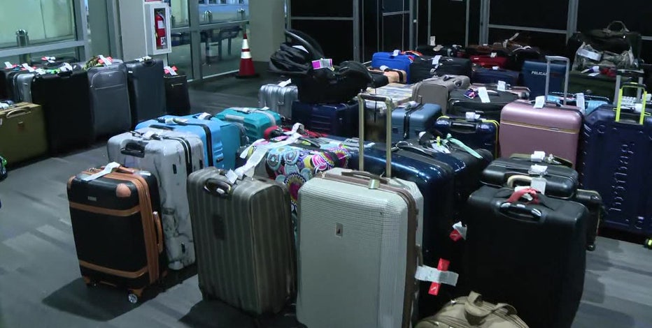 Passengers stranded at Philadelphia International Airport again due to delays