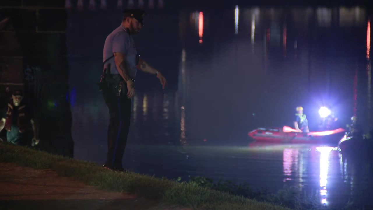 Divers find car that drove from Kelly Drive into the Schuylkill River