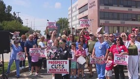 Nurses, elected officials rally ahead of operating room closing at Taylor Hospital