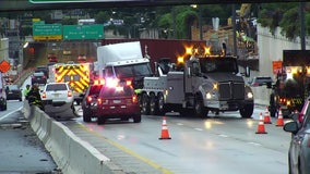 Philadelphia traffic: Jackknifed tractor trailer shuts down parts of I-95 South in Old City