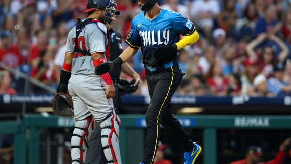 Turner's bases-loaded single in the 9th gives NL East-leading Phillies a 3-2 win over Nationals