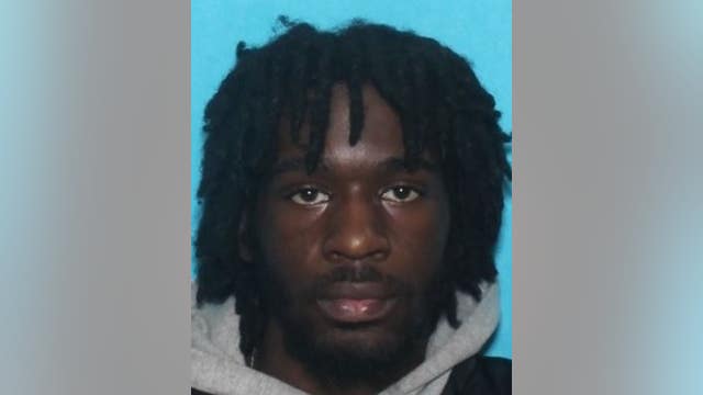 Victims robbed at gunpoint in June, 3 suspects still on the loose: Philadelphia police