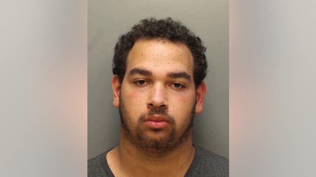 2 charged after Philadelphia police catch alleged tire thieves in the act